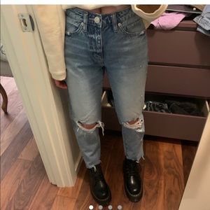 Garage Straight leg Mom Jeans Ripped